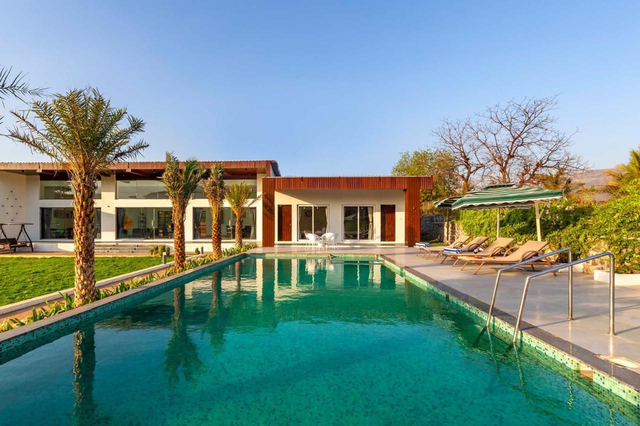 Natures Odyssey By Stayvista - Amidst Lush Greenery With Outdoor Pool And Indoor Activities Chinchavli 외부 사진