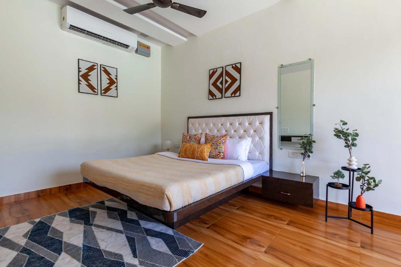 Natures Odyssey By Stayvista - Amidst Lush Greenery With Outdoor Pool And Indoor Activities Chinchavli 외부 사진