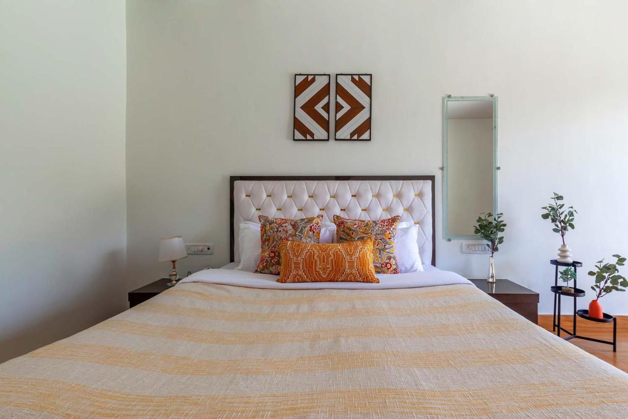 Natures Odyssey By Stayvista - Amidst Lush Greenery With Outdoor Pool And Indoor Activities Chinchavli 외부 사진